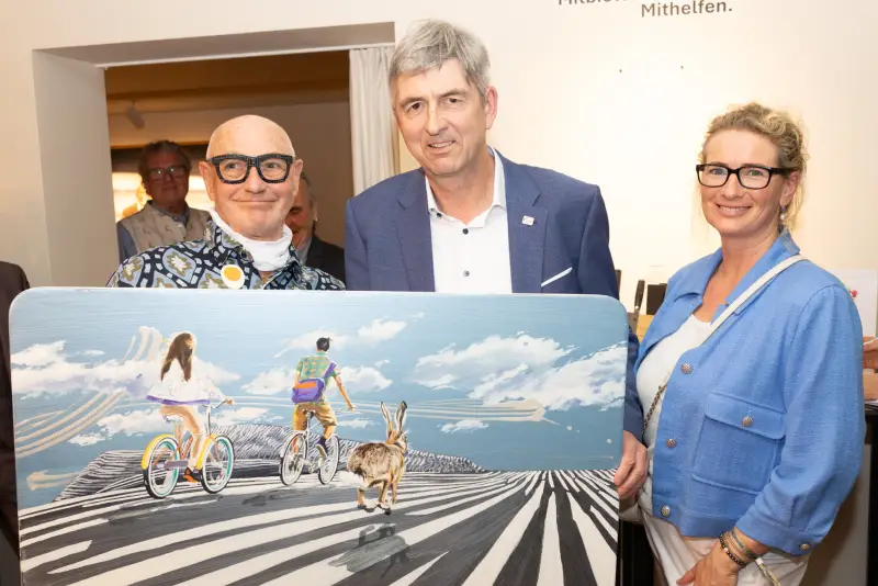 Präsentation des Bildes „Unbekannte Reise“ von Beni Altmüller bei Kunst & Kulinarik 2026